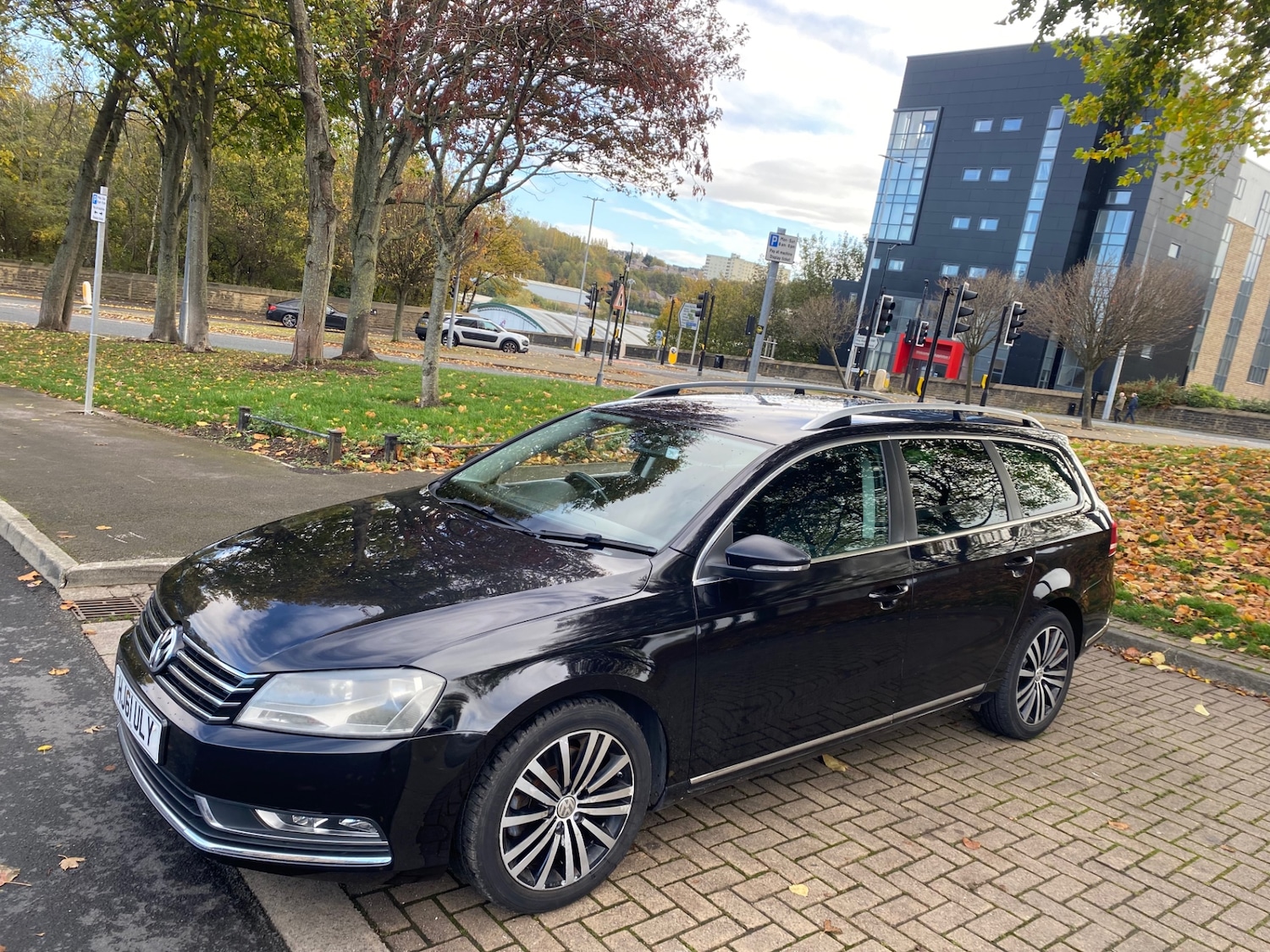 Used Volkswagen Passat 2011 for sale - 76347431: Photo 3