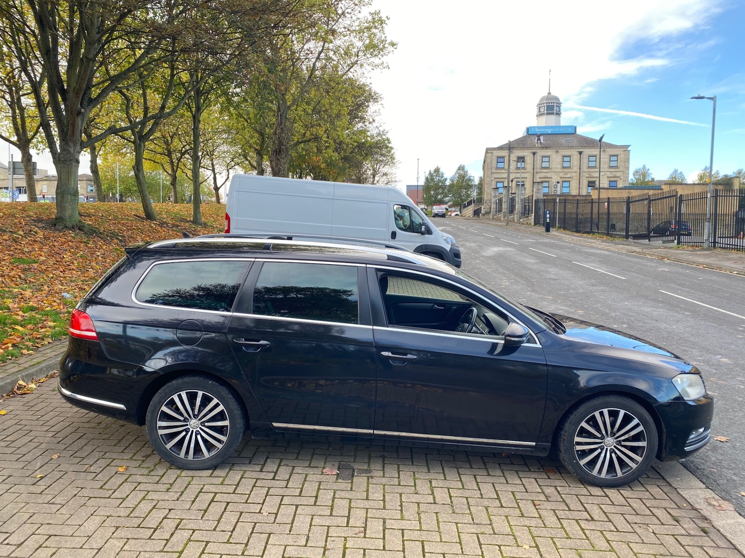Used Volkswagen Passat 2011 for sale - 76347431: Photo 8