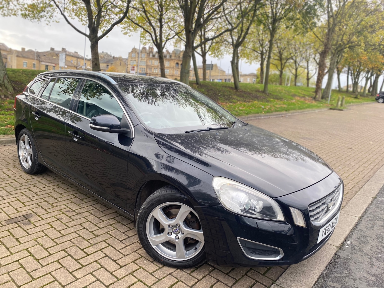 Used Volvo V60 2011 for sale - 76369540: Photo 1