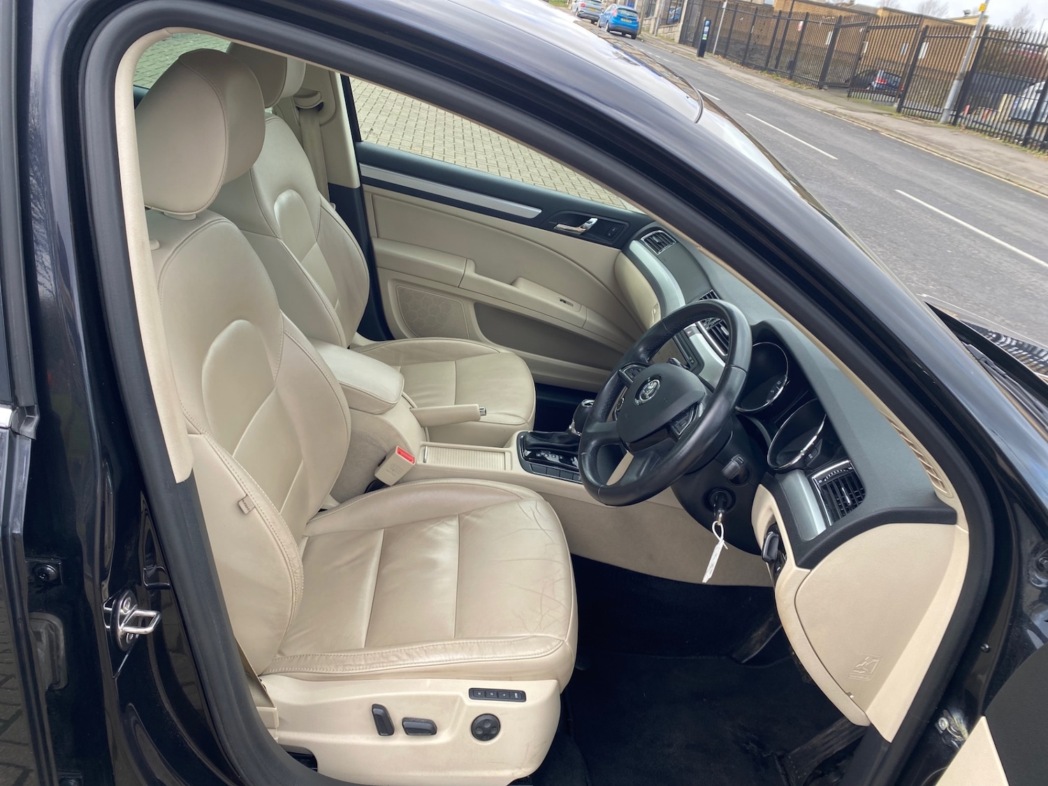 Used Skoda Superb 2014 for sale - 77644145: Photo 8