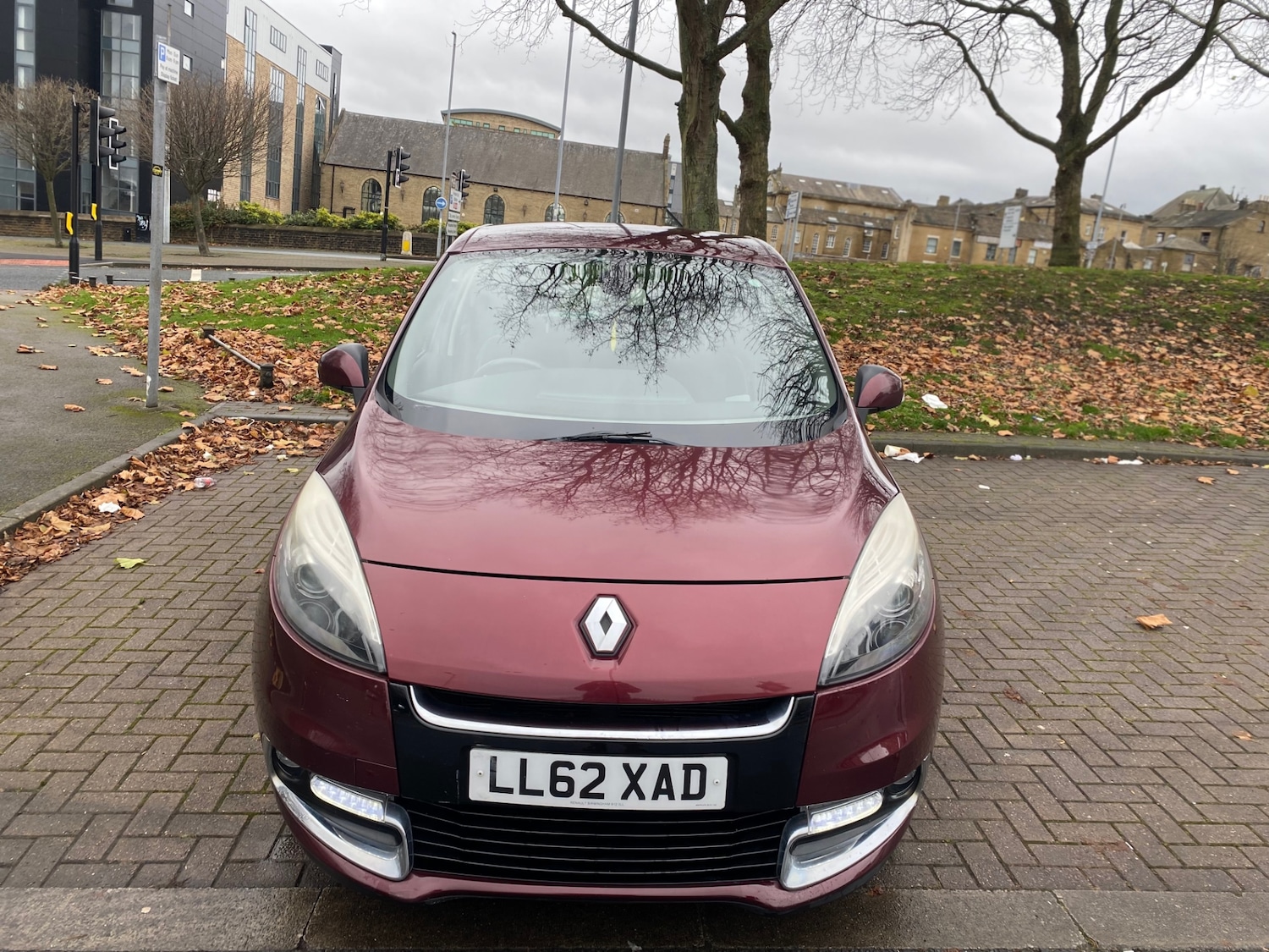 Used Renault Scenic 2012 for sale - 76830235: Photo 2