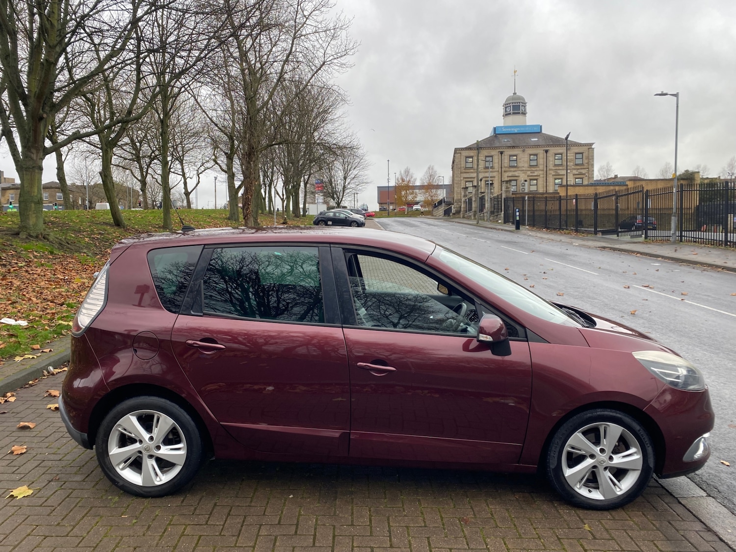 Used Renault Scenic 2012 for sale - 76830235: Photo 8