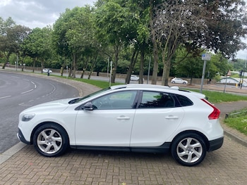 Used Volvo V40 2014 for sale - 78770527: Photo