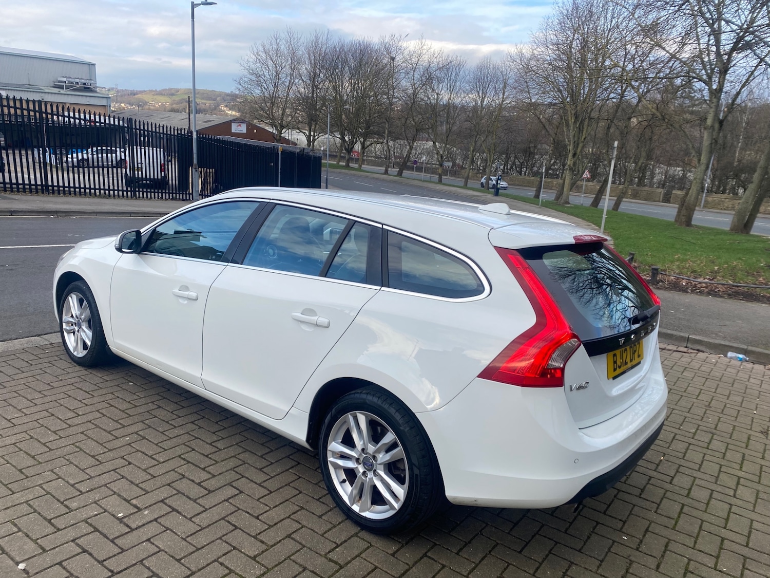 Used Volvo V60 2012 for sale - 77781511: Photo 5