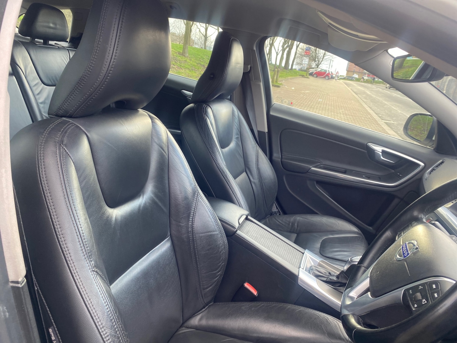 Used Volvo V60 2012 for sale - 77781511: Photo 8