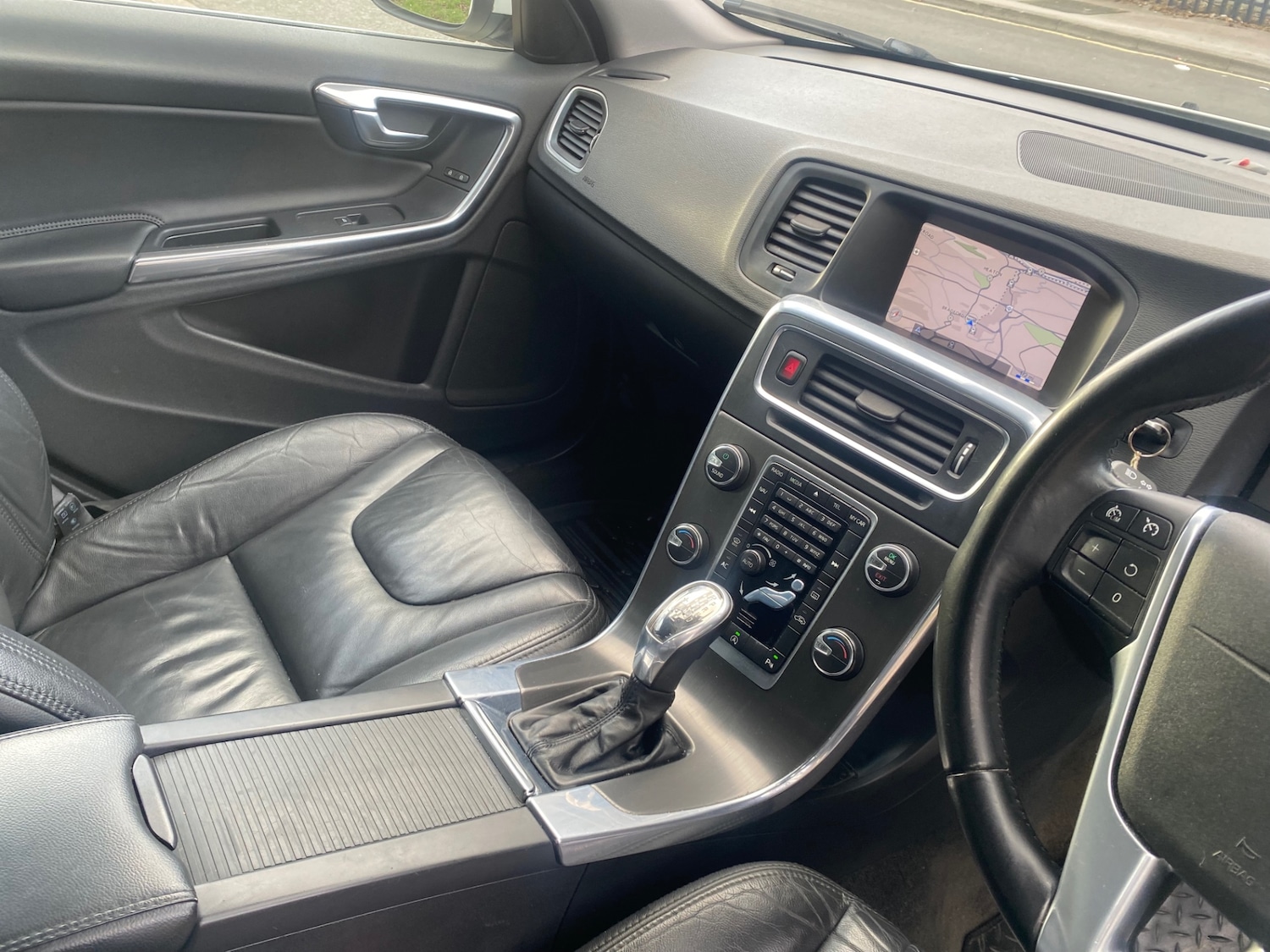 Used Volvo V60 2012 for sale - 77781511: Photo 9