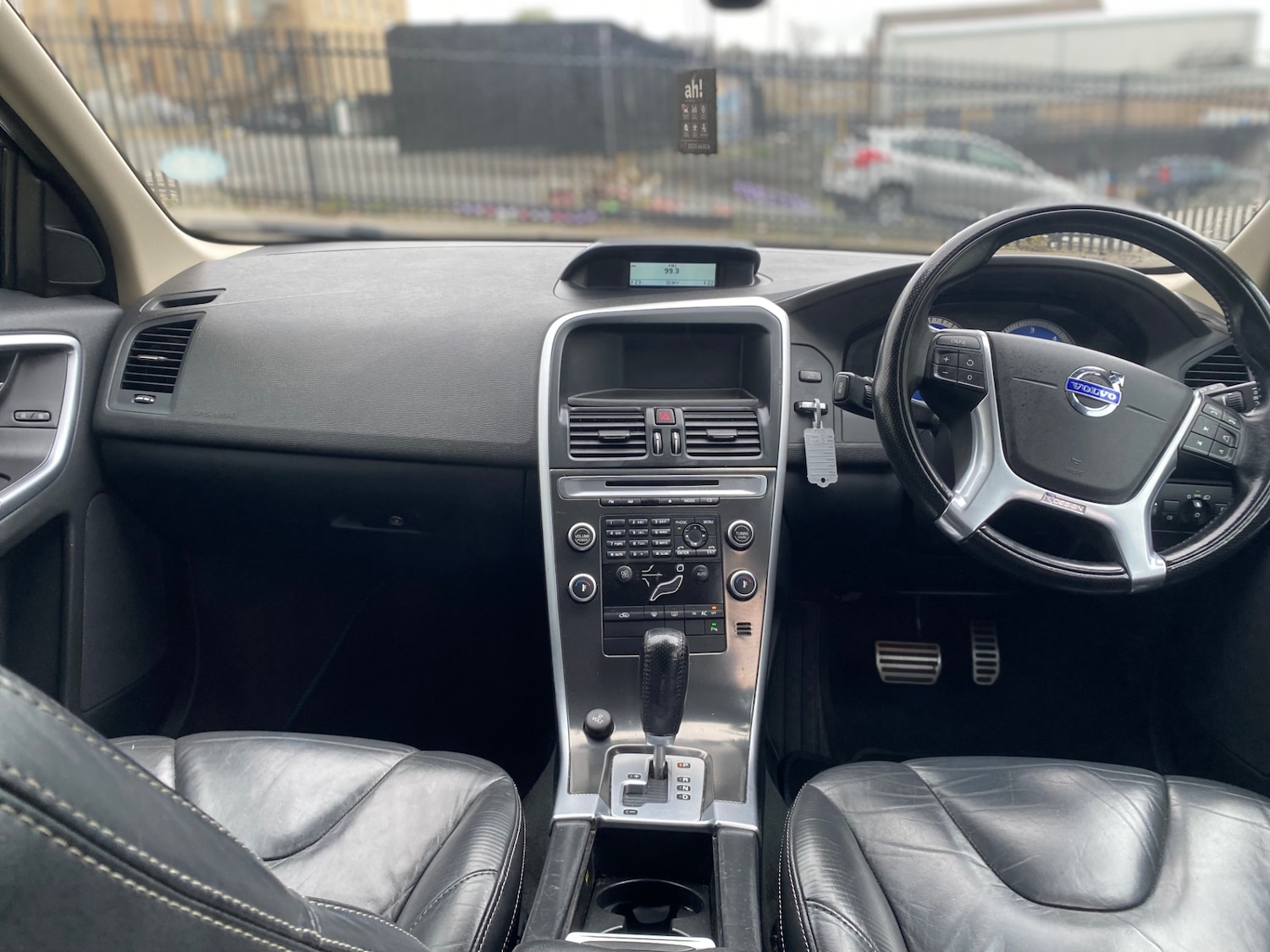 Used Volvo XC60 2010 for sale - 78202518: Photo 10