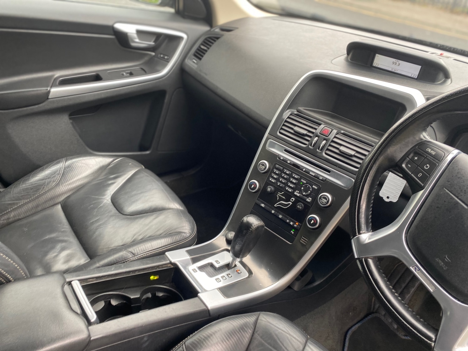 Used Volvo XC60 2010 for sale - 78202518: Photo 12