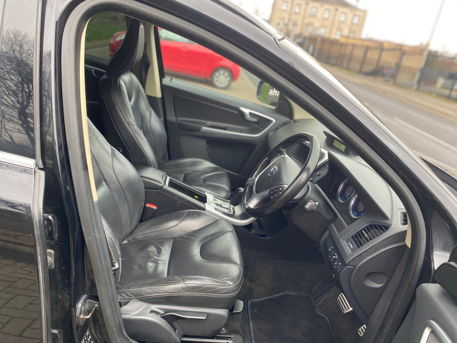 Used Volvo XC60 2010 for sale - 78202518: Photo 9