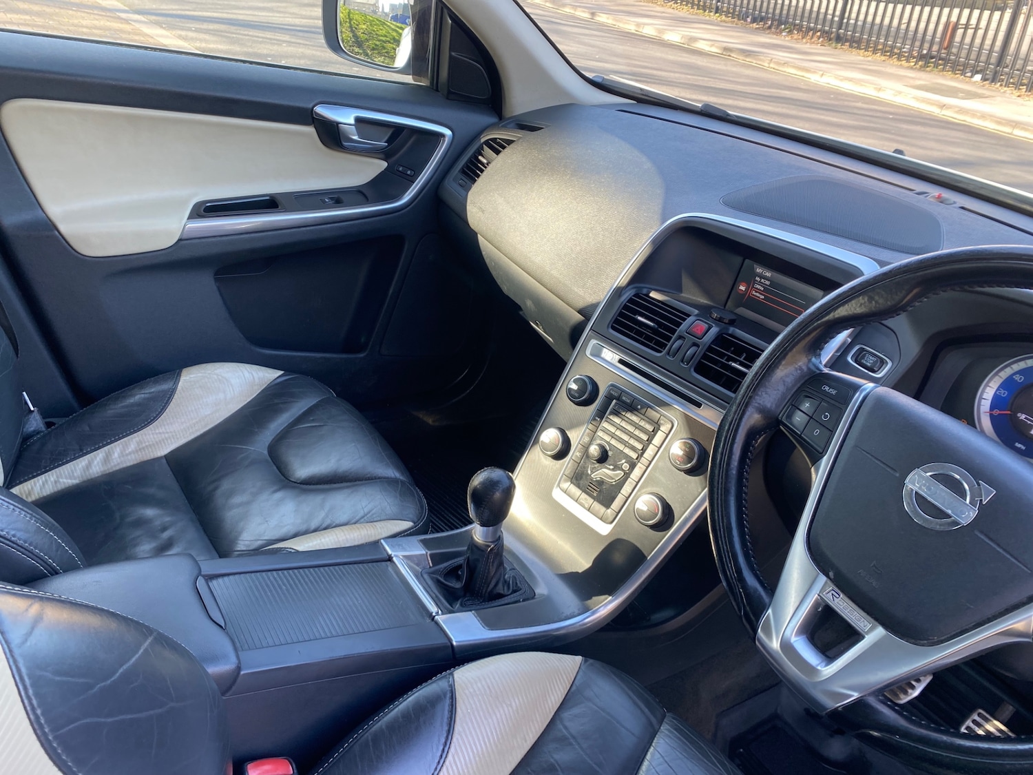 Used Volvo XC60 2012 for sale - 77781312: Photo 10