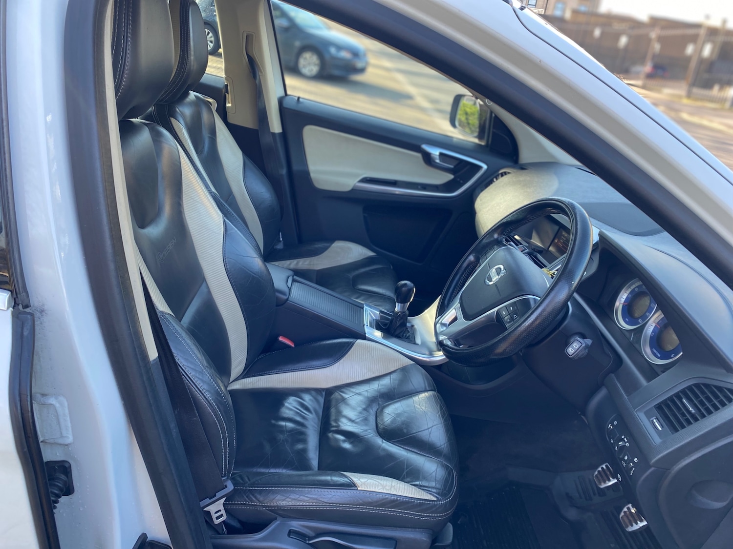 Used Volvo XC60 2012 for sale - 77781312: Photo 9