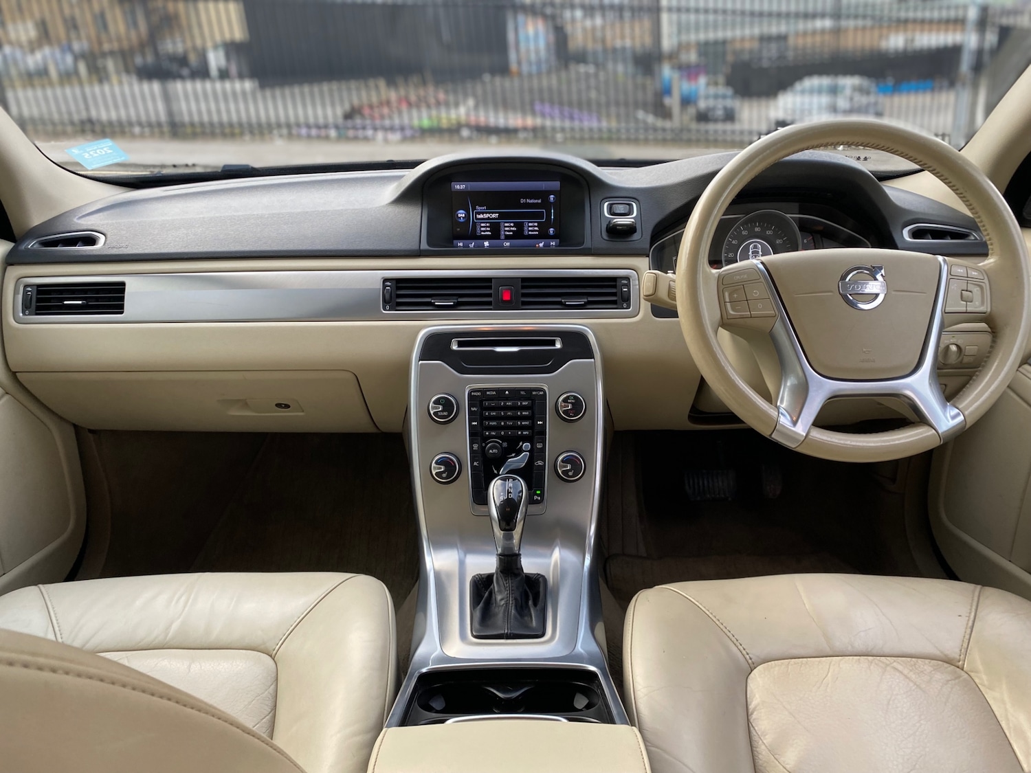 Used Volvo V70 2013 for sale - 77851827: Photo 10