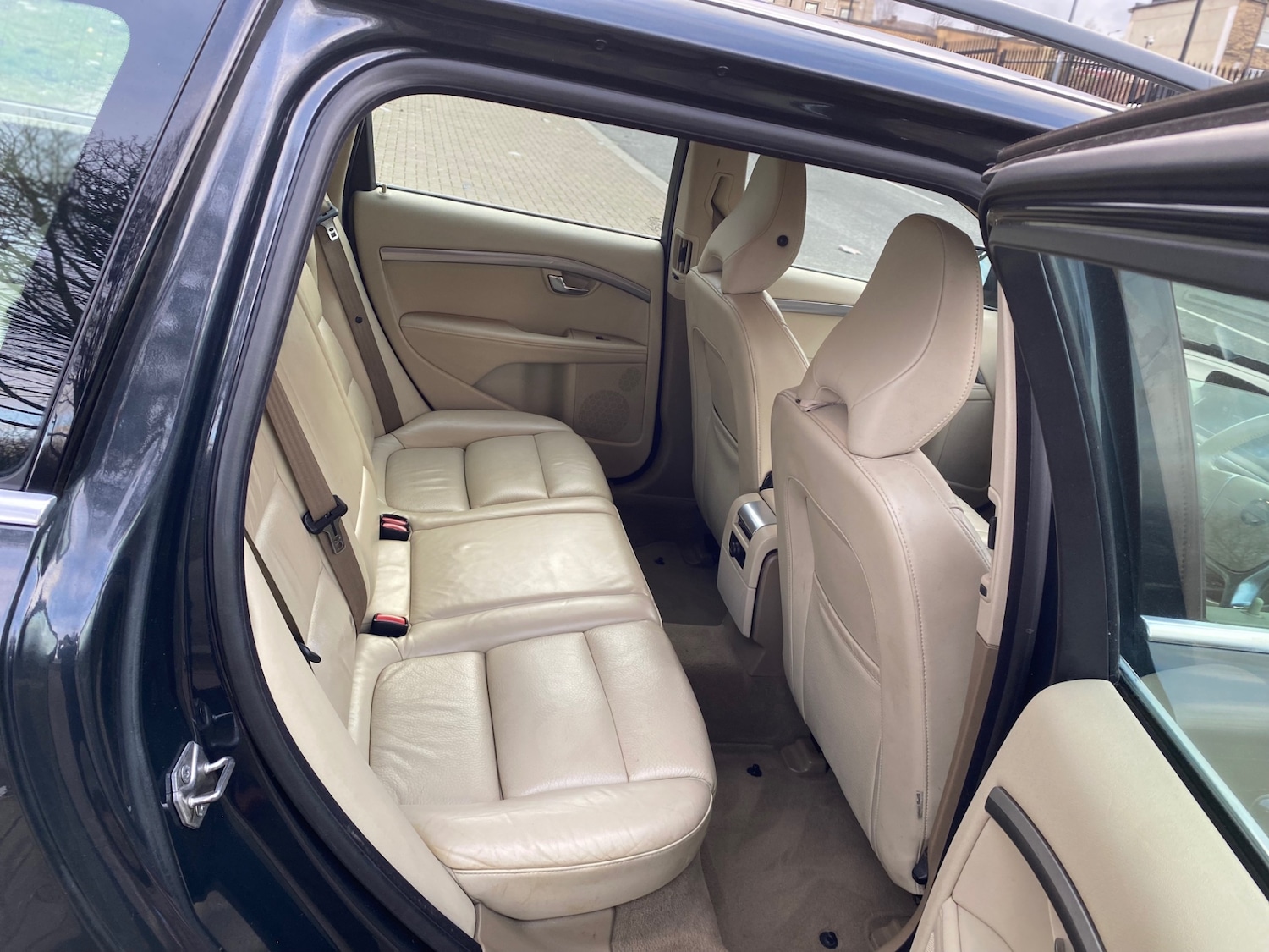 Used Volvo V70 2013 for sale - 77851827: Photo 11