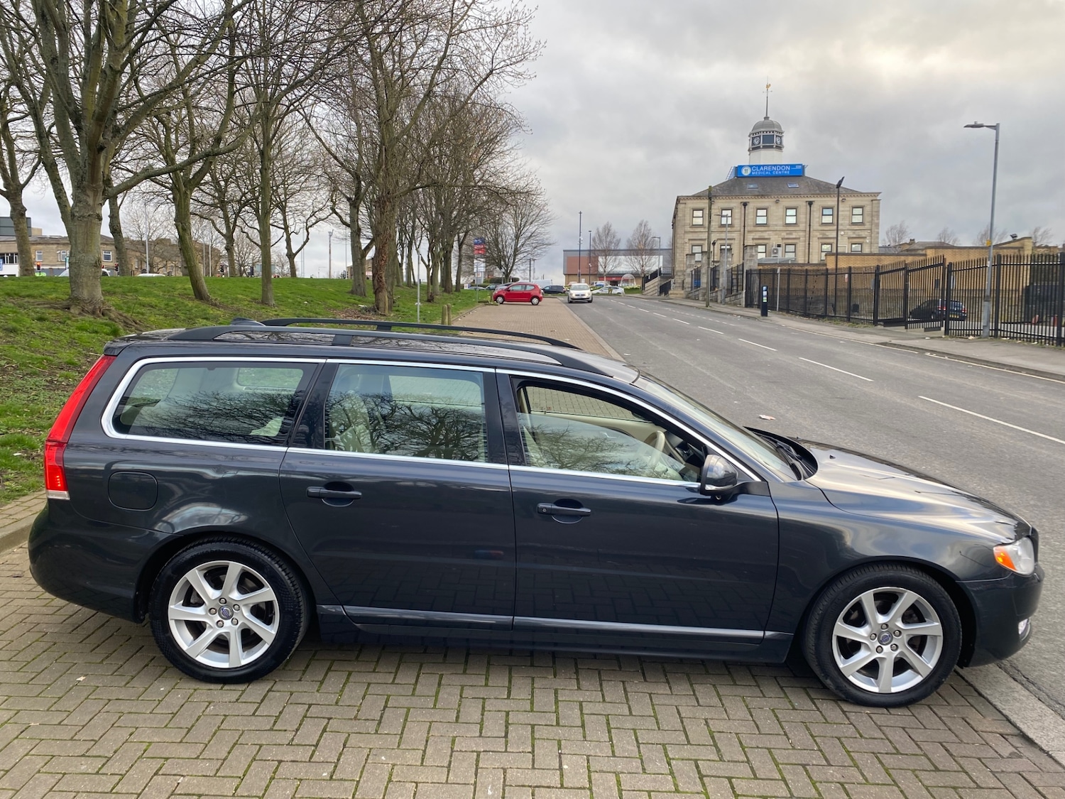 Used Volvo V70 2013 for sale - 77851827: Photo 8