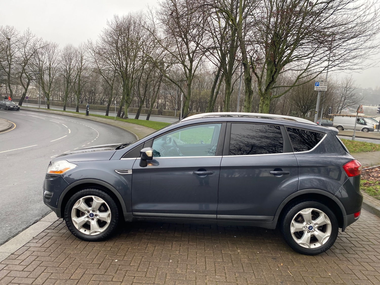 Used Ford Kuga 2010 for sale - 77251532: Photo 4