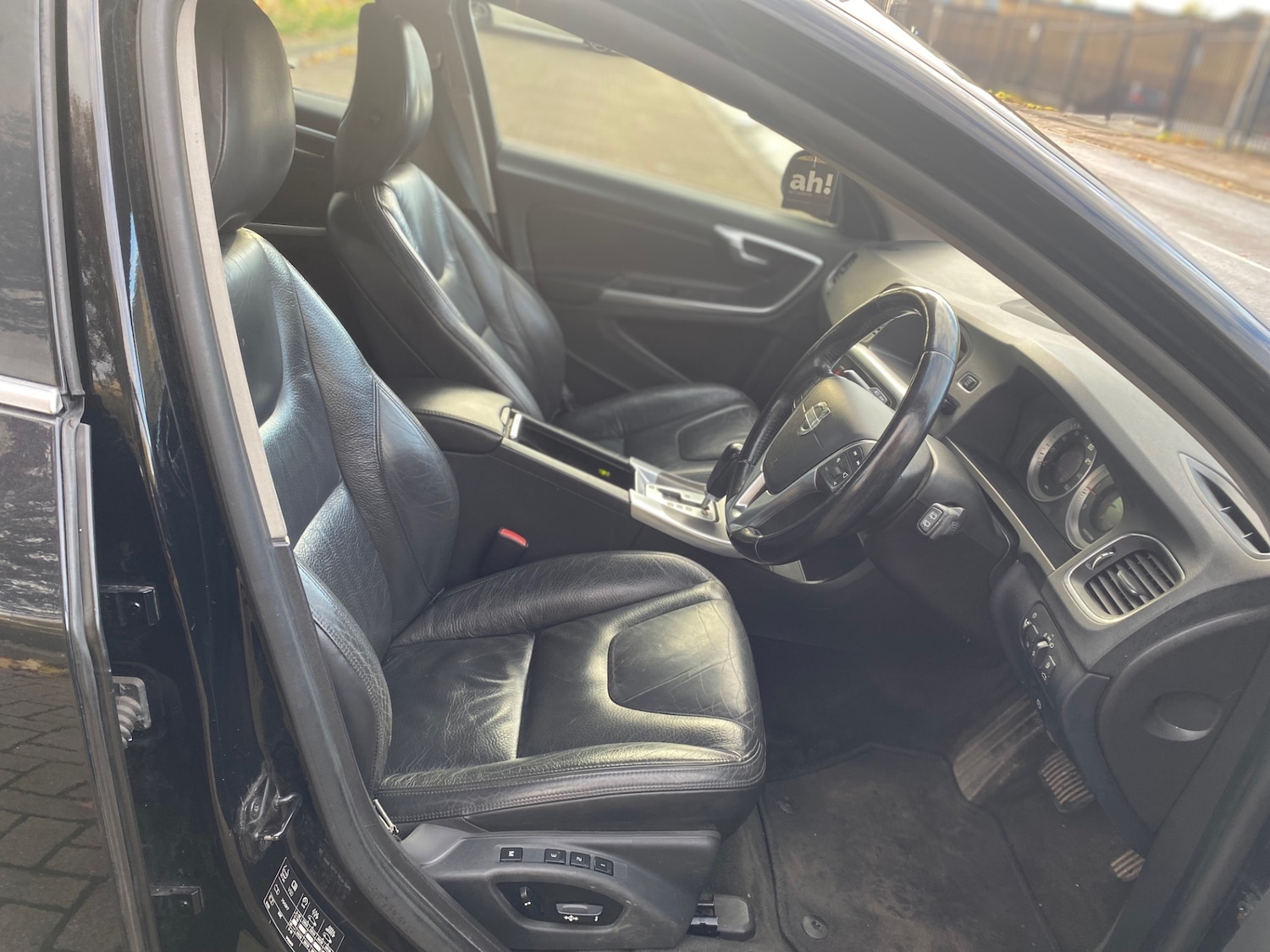 Used Volvo V60 2011 for sale - 76455553: Photo 7