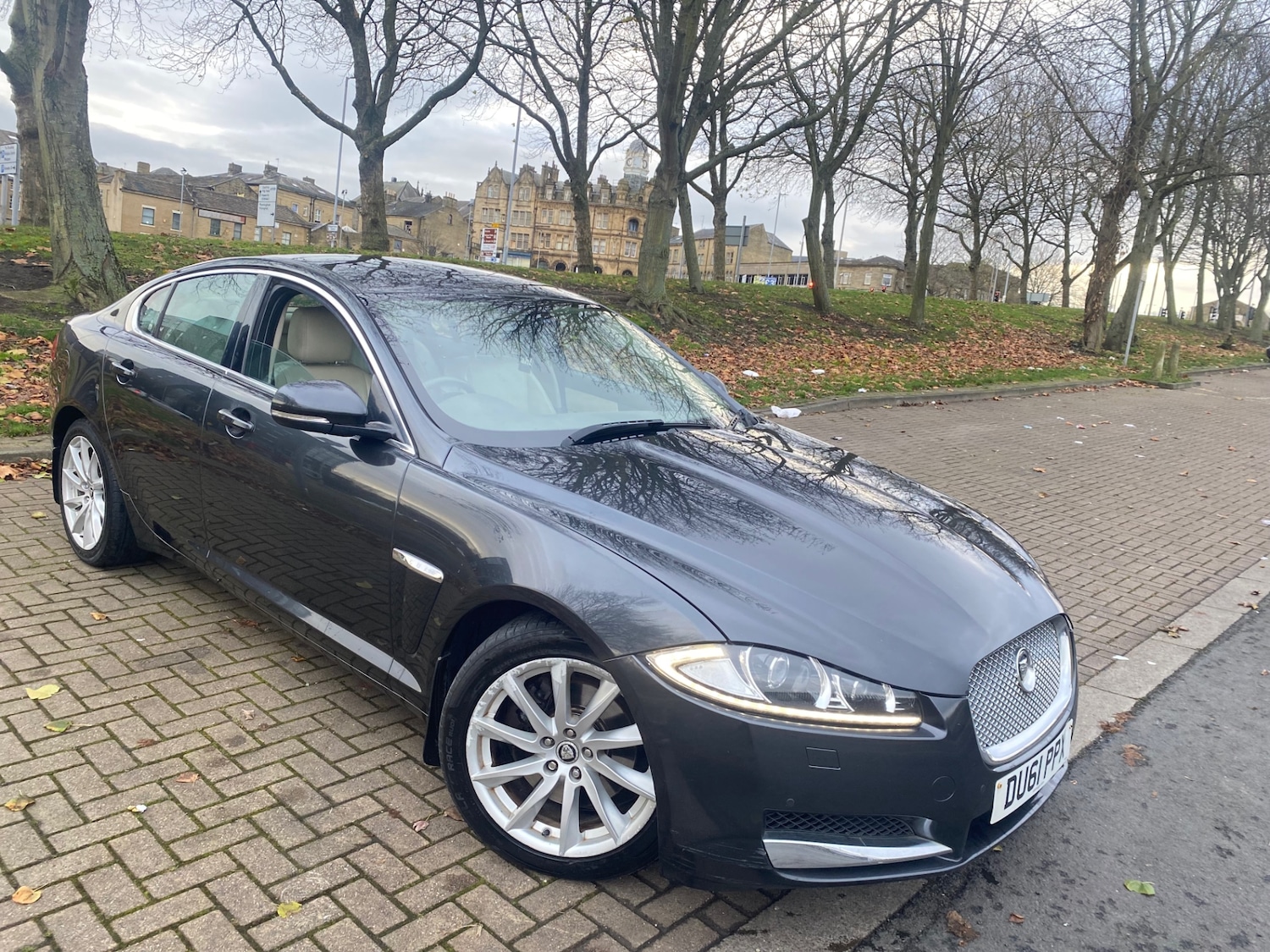 Used Jaguar XF 2012 for sale - 76714103: Photo 1