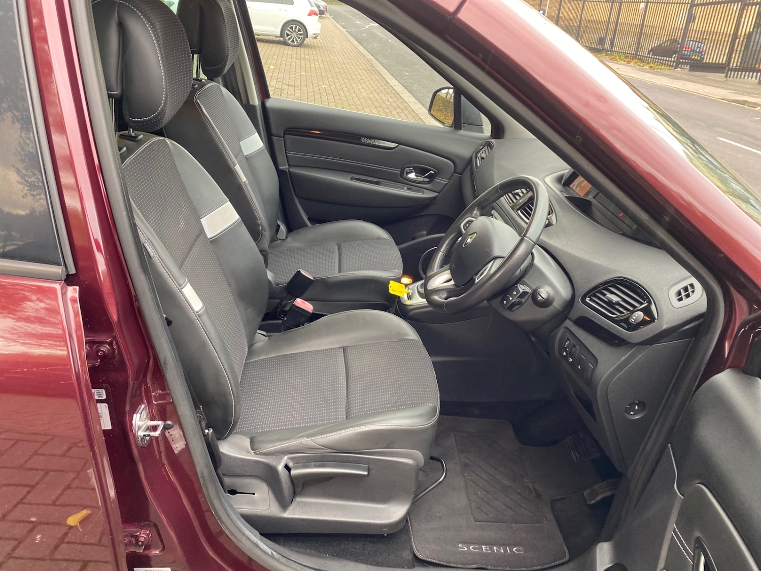 Used Renault Scenic 2012 for sale - 76369519: Photo 10