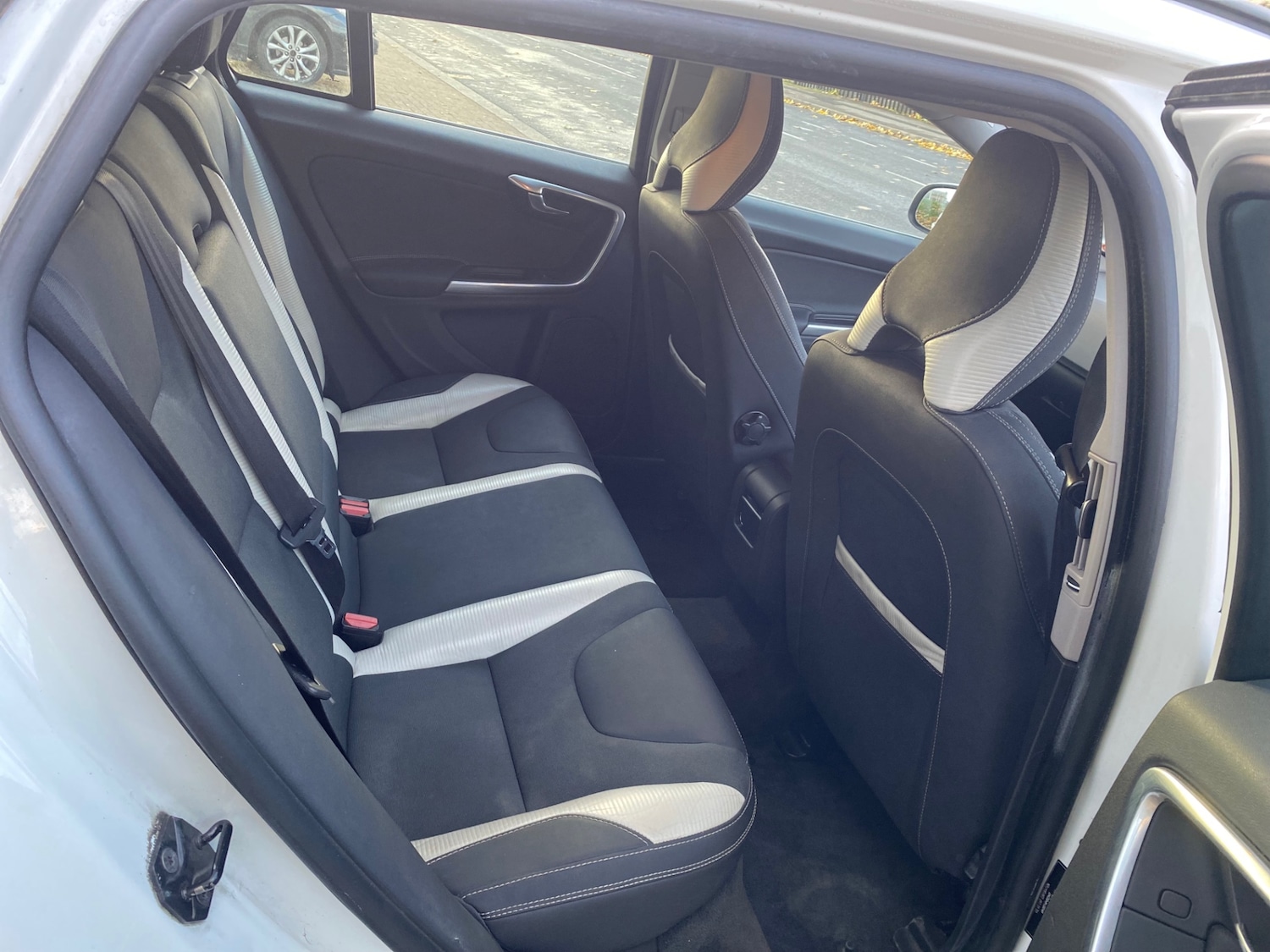 Used Volvo V60 2012 for sale - 76455539: Photo 10