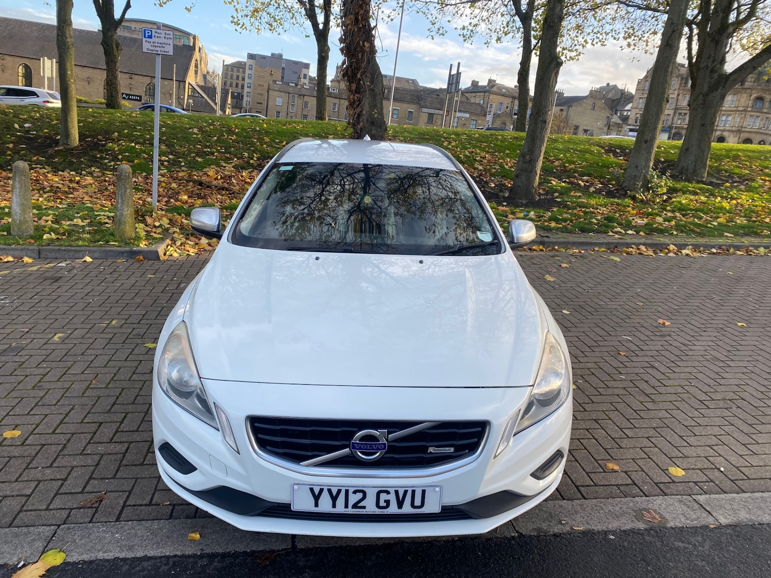 Used Volvo V60 2012 for sale - 76455539: Photo 2