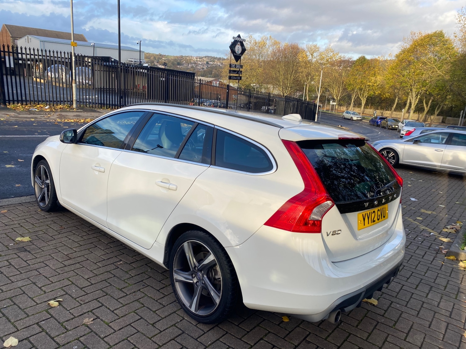Used Volvo V60 2012 for sale - 76455539: Photo 5
