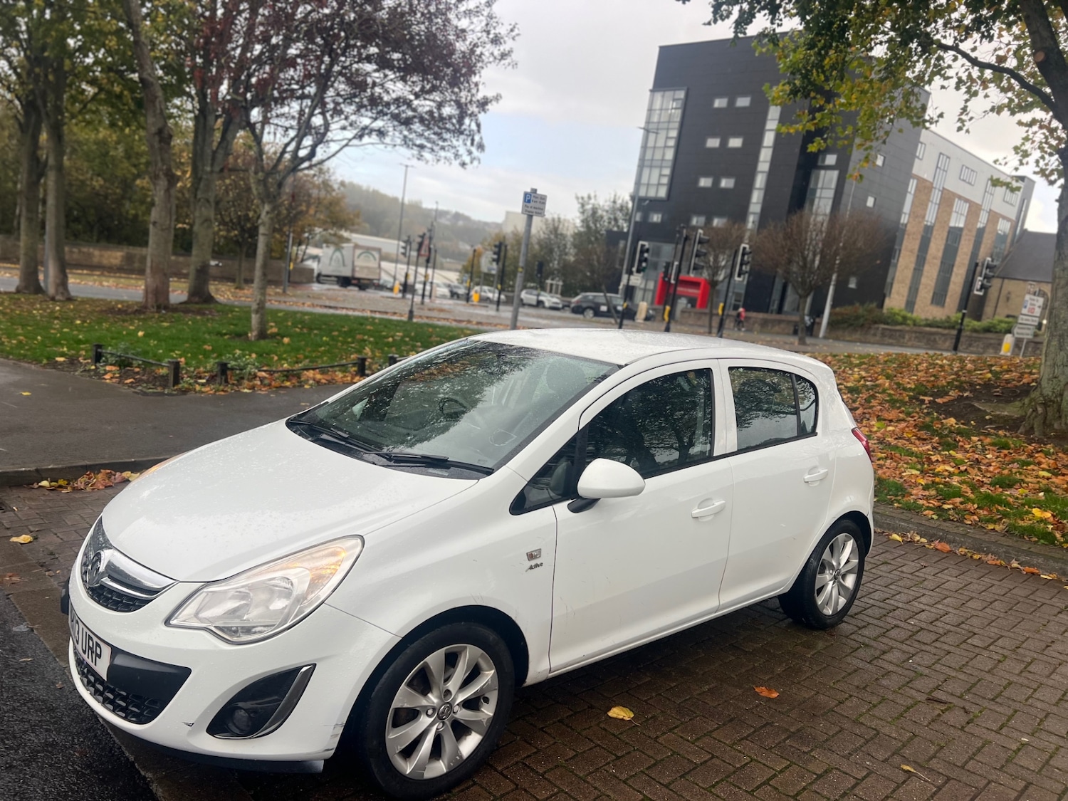 Used Vauxhall Corsa 2013 for sale - 76347092: Photo 3