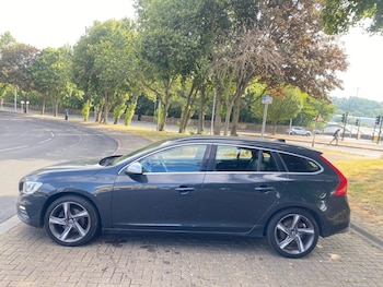 Used Volvo V60 2013 for sale - 79347636: Photo