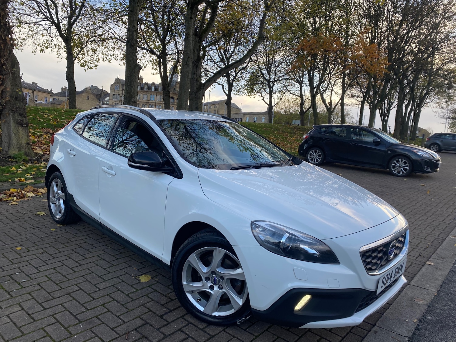 Used Volvo V40 2014 for sale - 76455579: Photo 1