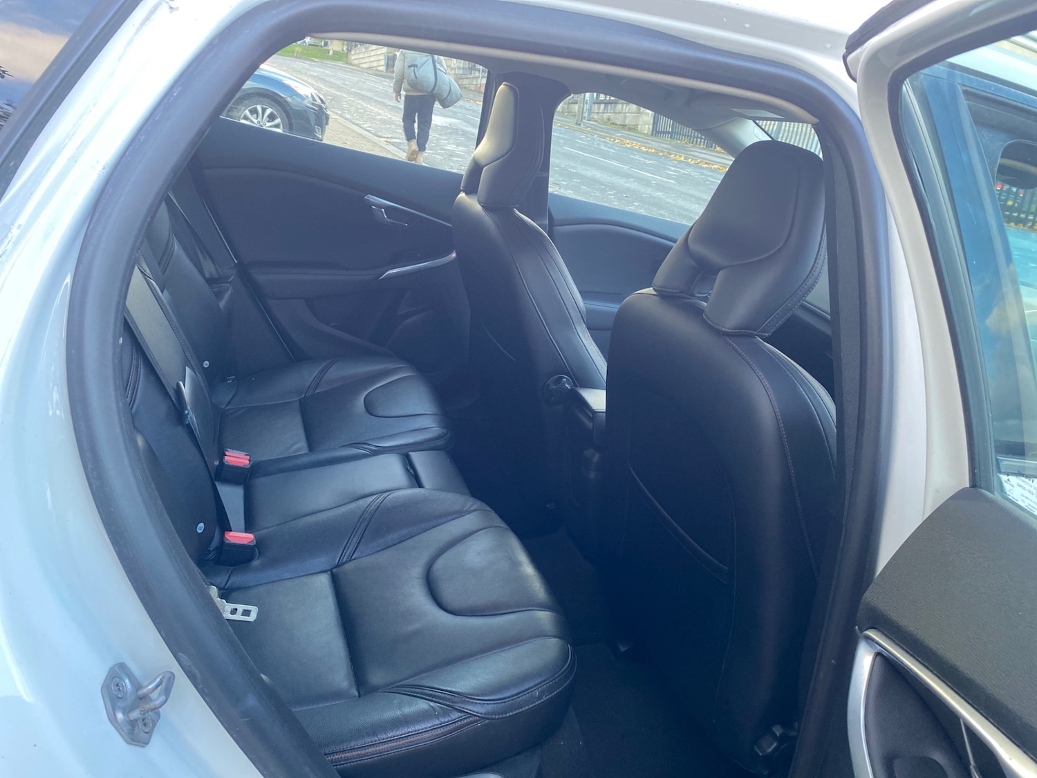 Used Volvo V40 2014 for sale - 76455579: Photo 11