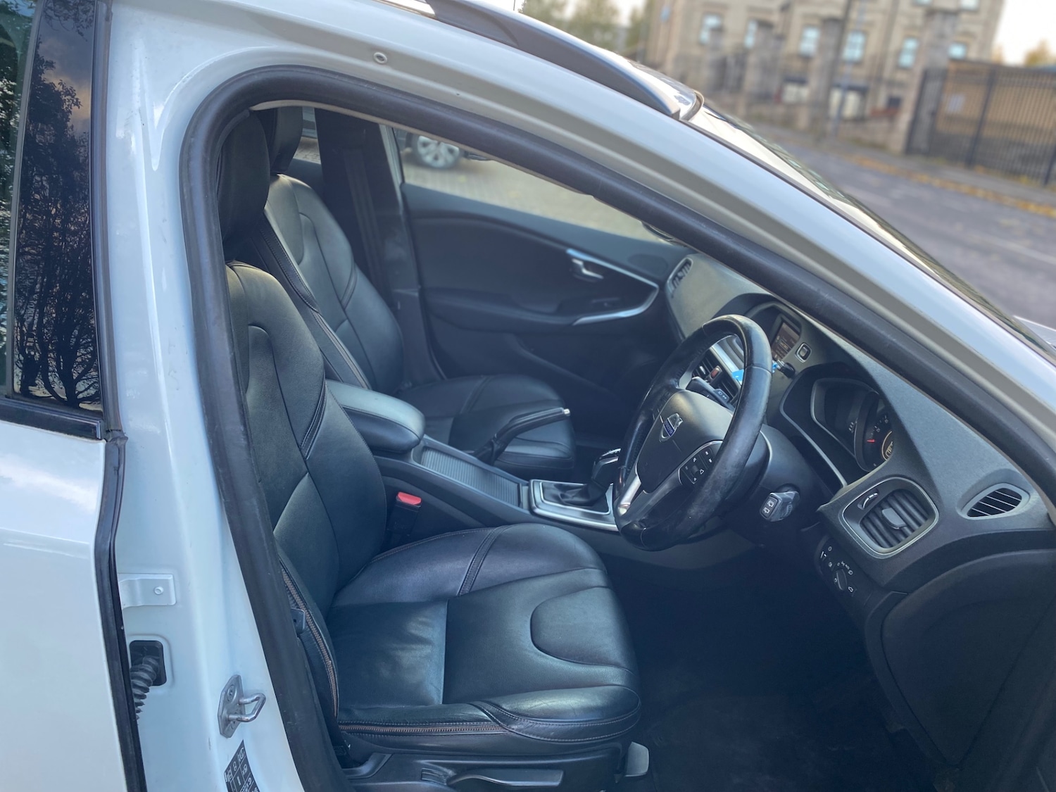 Used Volvo V40 2014 for sale - 76455579: Photo 12