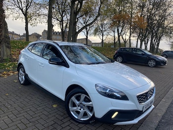 Used Volvo V40 2014 for sale - 76455579: Photo