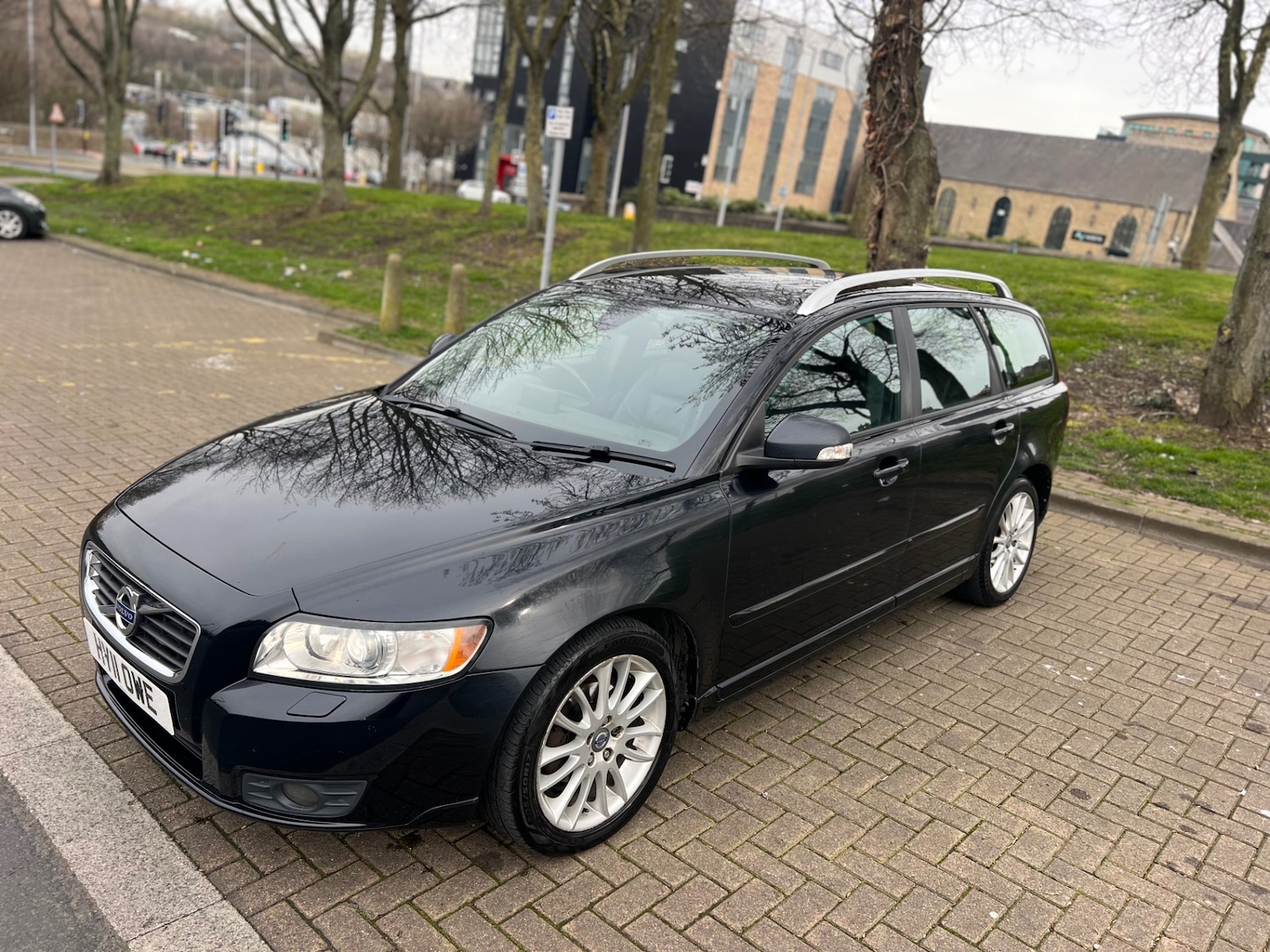 Used Volvo V50 2011 for sale - 77988803: Photo 3