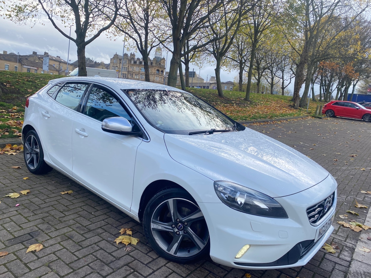 Used Volvo V40 2013 for sale - 76471421: Photo 1