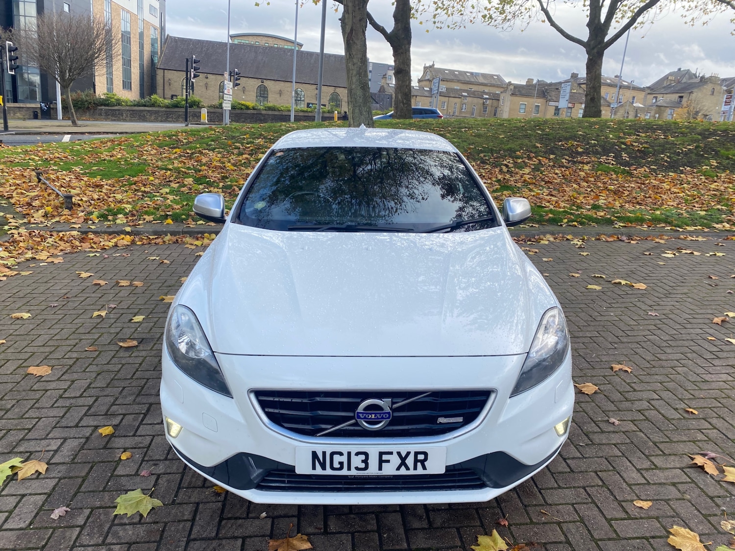 Used Volvo V40 2013 for sale - 76471421: Photo 2