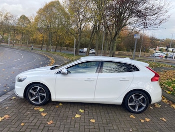 Used Volvo V40 2013 for sale - 76471421: Photo