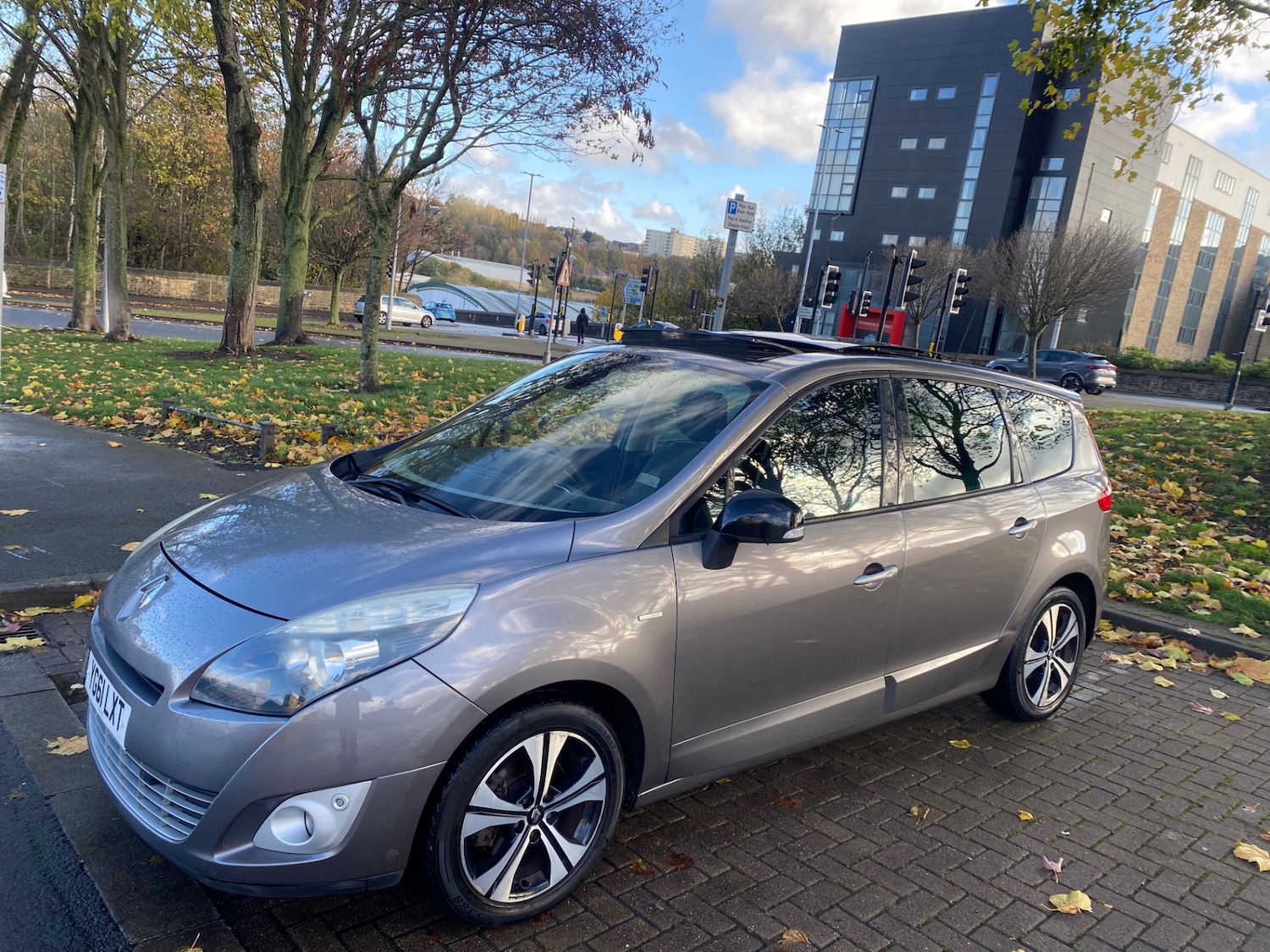 Used Renault Grand Scenic 2011 for sale - 76455542: Photo 3
