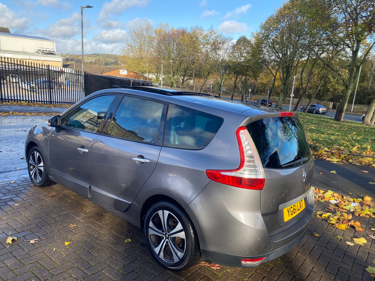 Used Renault Grand Scenic 2011 for sale - 76455542: Photo 4