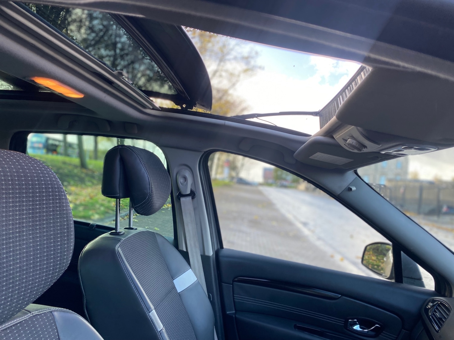 Used Renault Grand Scenic 2011 for sale - 76455542: Photo 9