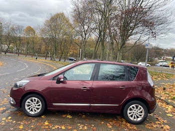 Used Renault Scenic 2015 for sale - 76560208: Photo