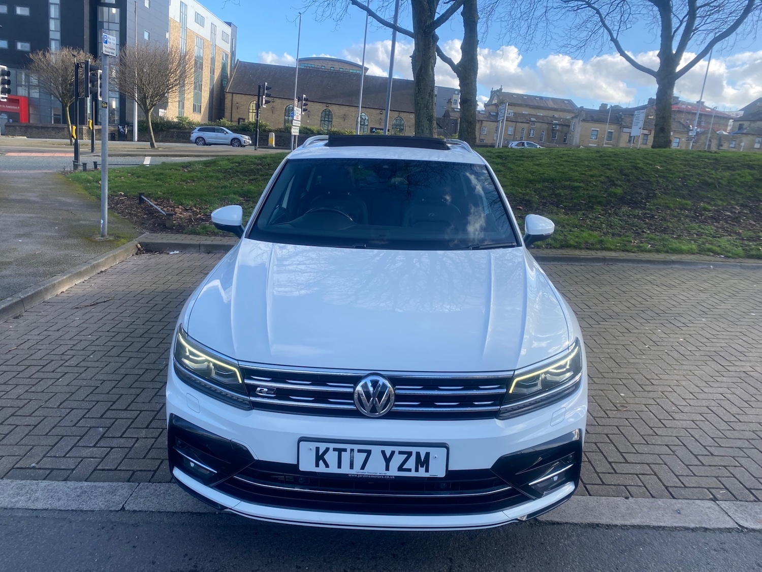 Used Volkswagen Tiguan 2017 for sale - 77644143: Photo 2