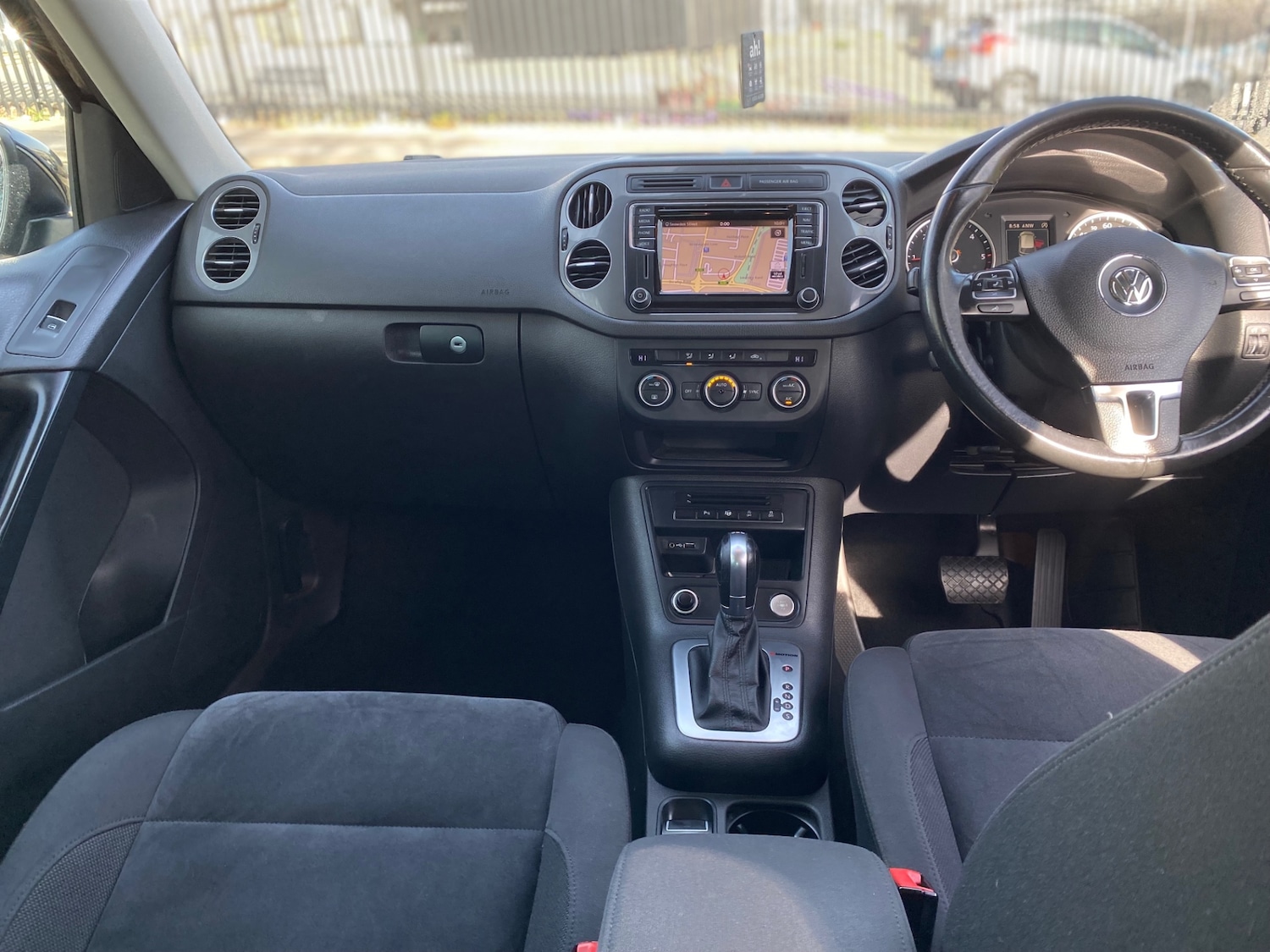 Used Volkswagen Tiguan 2015 for sale - 78202531: Photo 10