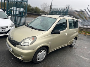 Used Toyota Yaris Verso 2002 for sale - 76537588: Photo
