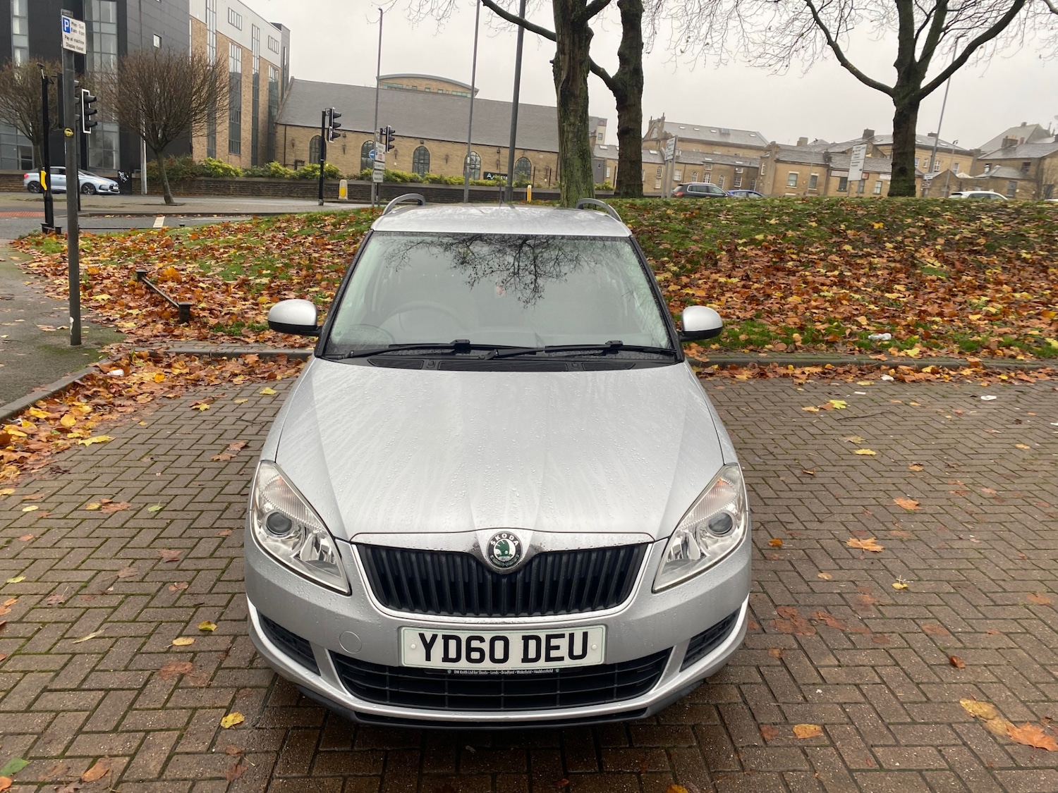 Used Skoda Fabia 2010 for sale - 76618924: Photo 2