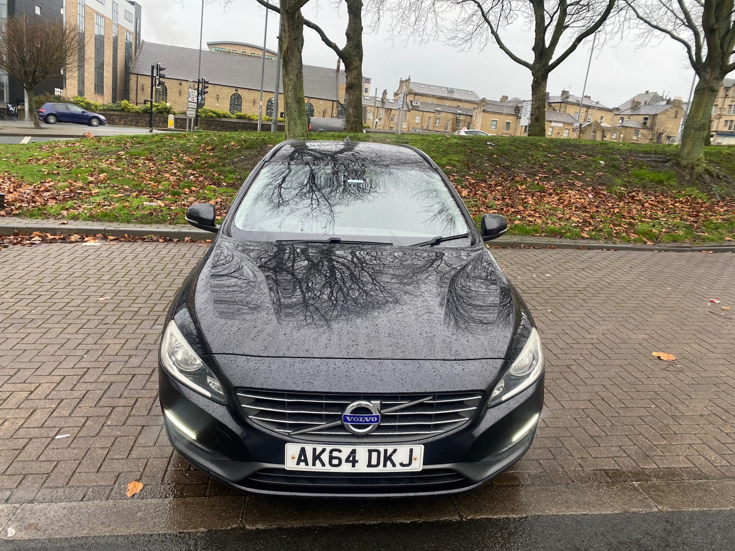 Used Volvo V60 2014 for sale - 77008520: Photo 2