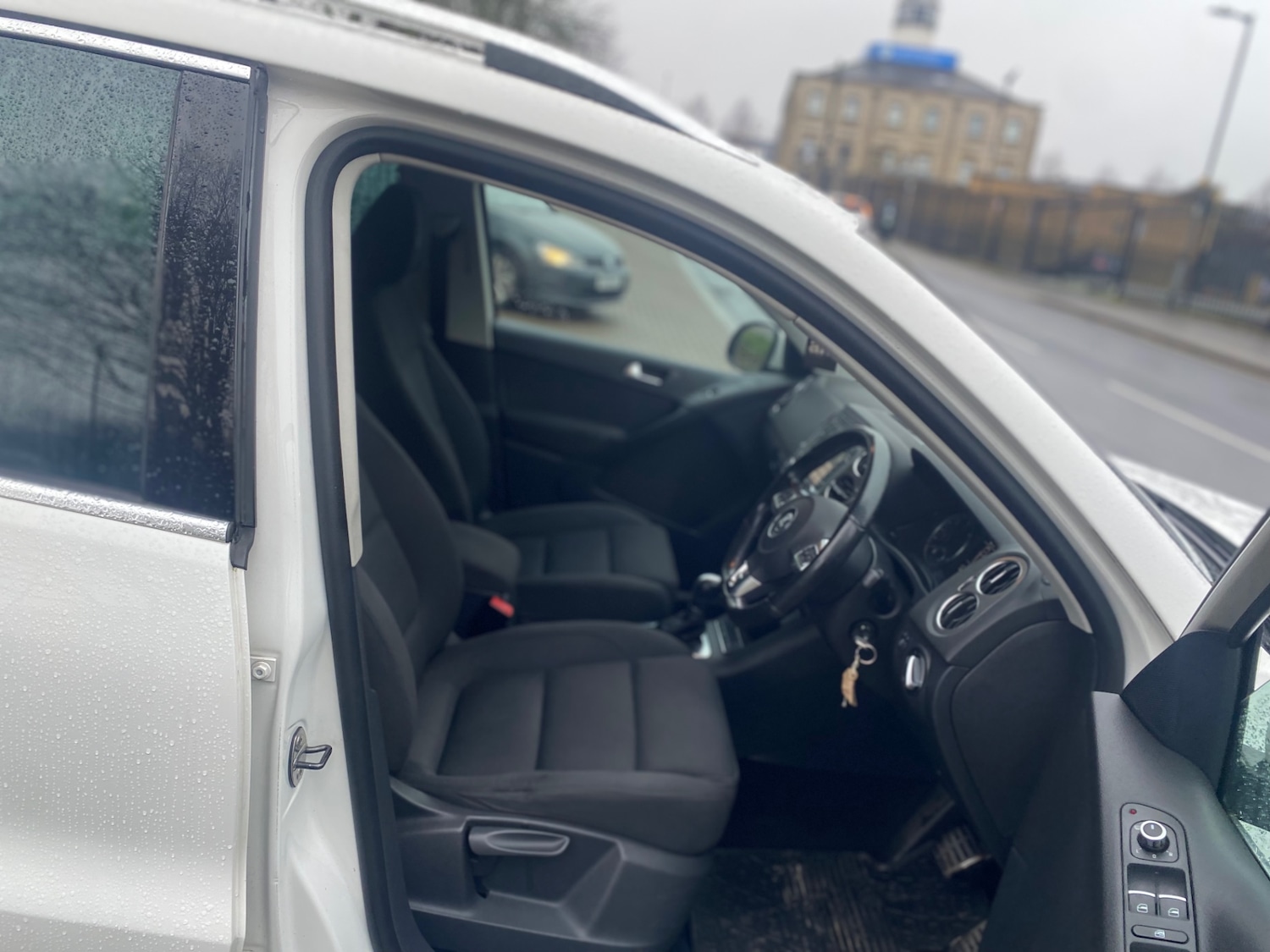 Used Volkswagen Tiguan 2011 for sale - 77251537: Photo 10