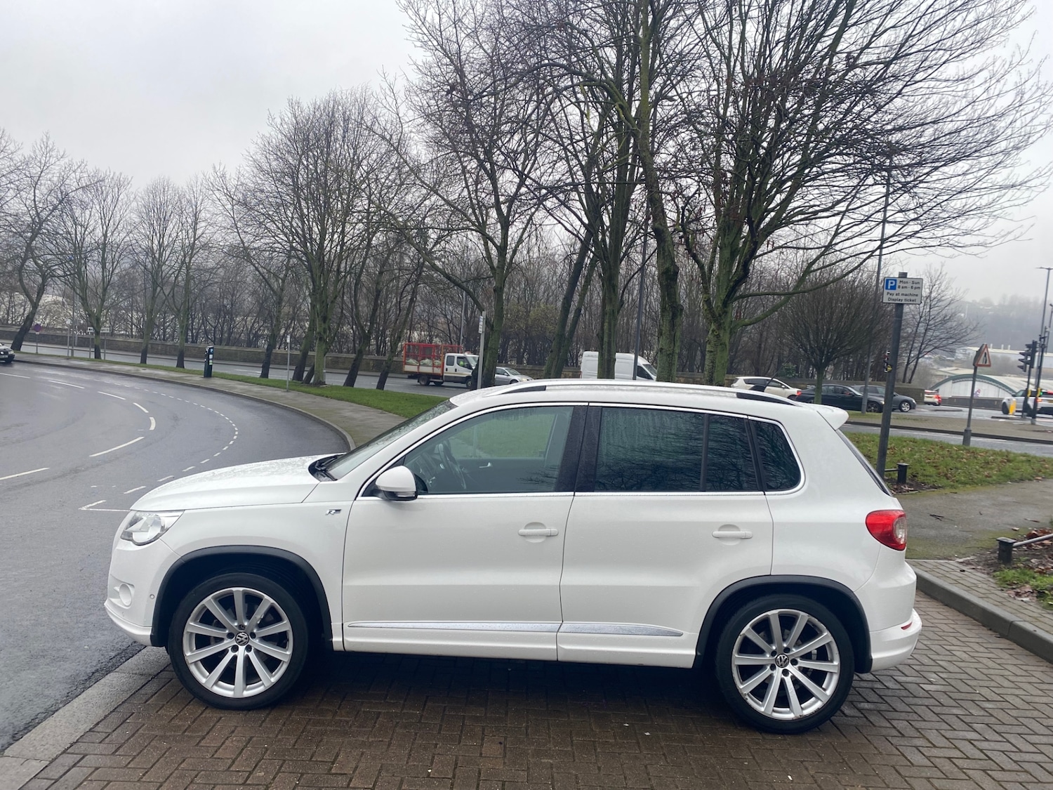 Used Volkswagen Tiguan 2011 for sale - 77251537: Photo 4