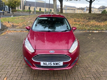 Used Ford Fiesta 2015 for sale - 76011508: Photo 2