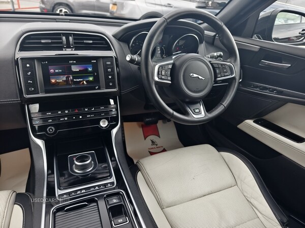Used Jaguar XE 2018 for sale - 76260782: Photo 25
