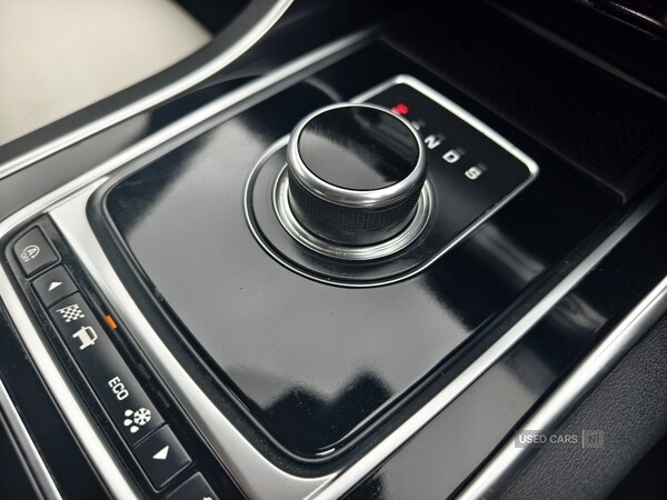 Used Jaguar XE 2018 for sale - 76260782: Photo 32