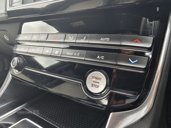 Used Jaguar XE 2018 for sale - 76260782: Photo 34